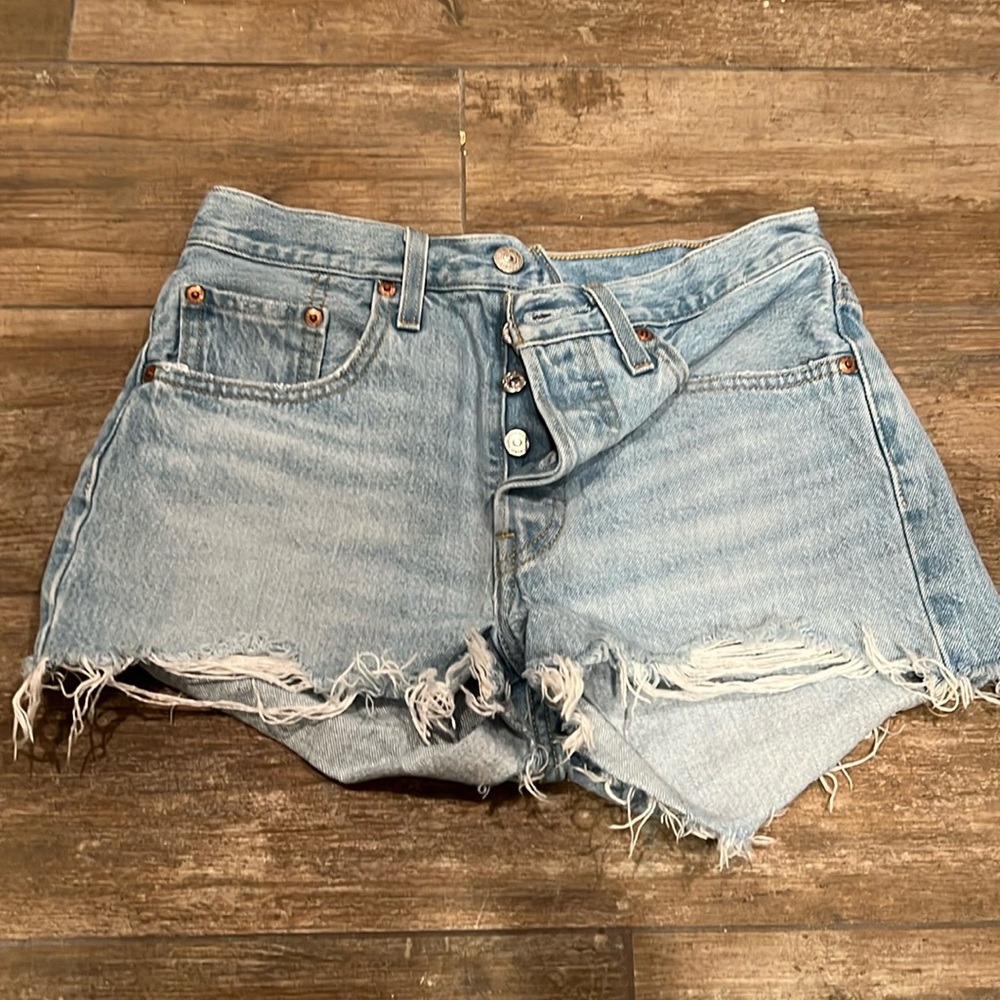 Levi's cutoff Jean shorts size 26 light wash